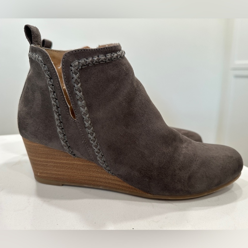 DV8 by Dolce Vita 6 Women’s Gray Suede Wedge Ankle Boots 2” Heel